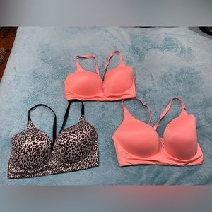 Victoria Secret lightly lined plunge bra 34DD